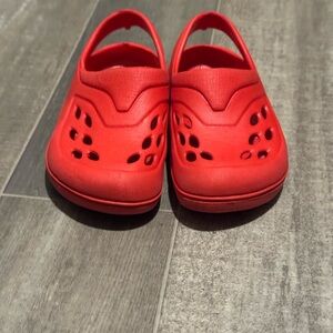 wonder nation Bright Red Kids Slip-On Clog Sandals